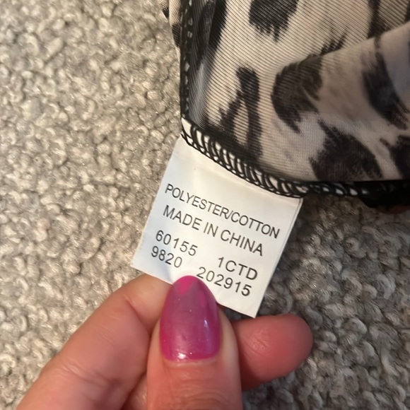 Leopard print halter top by Australian brand size s 🐆 - Picture 8 of 10